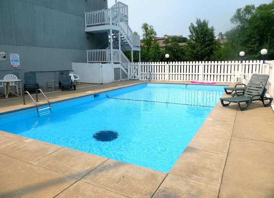 Peach Tree Inn Hotel in Branson