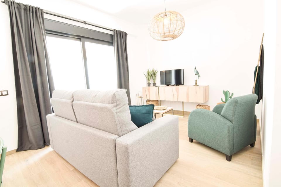 Shared lounge/TV area