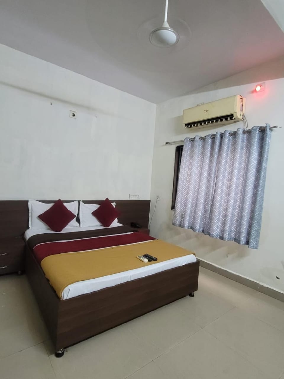 Hotel Aaradhana Hostel in Gujarat