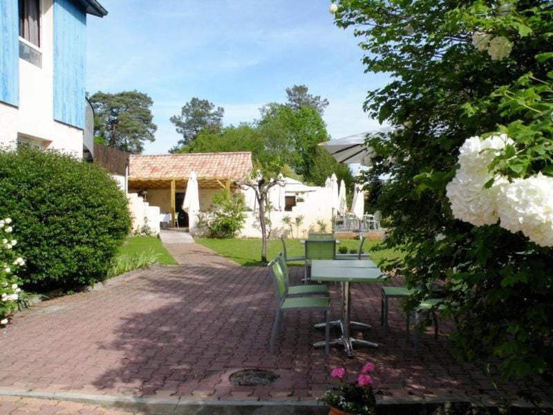 Logis le Pont Bernet Hotel in Nouvelle-Aquitaine