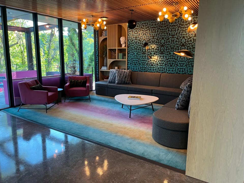 Shared lounge/TV area