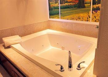 Sybaris Pool Suites Indianapolis Hotel in Pike Township