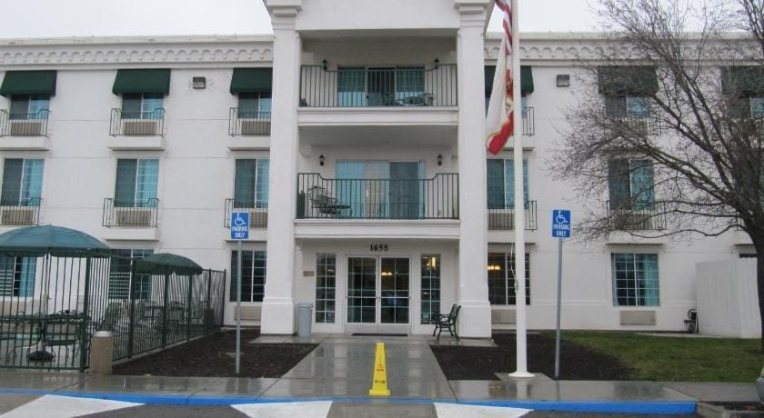 Sequoia Inn Hotel in Hanford