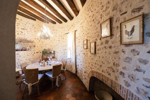 La Ferme au colombier Hotel in Île-de-France