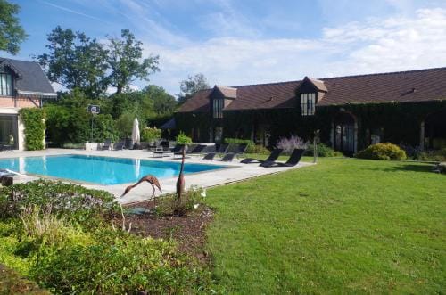 Manoir des Logis Hotel in Le Mans