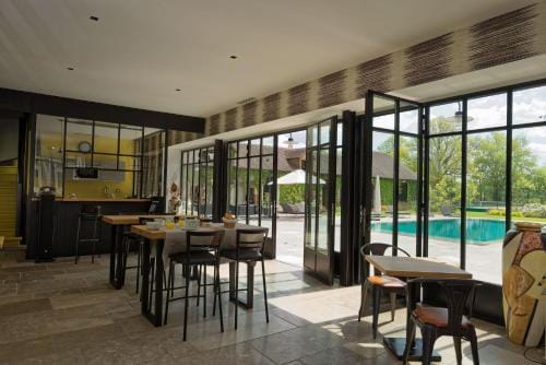 Manoir des Logis Hotel in Le Mans