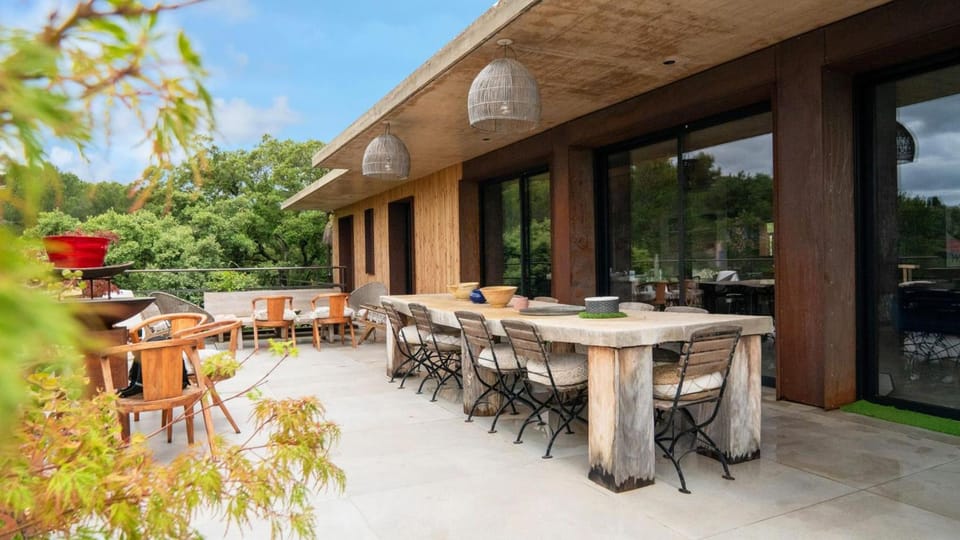 Charming villa in the heart of the Mediterranean Garrigue Hotel in Nimes