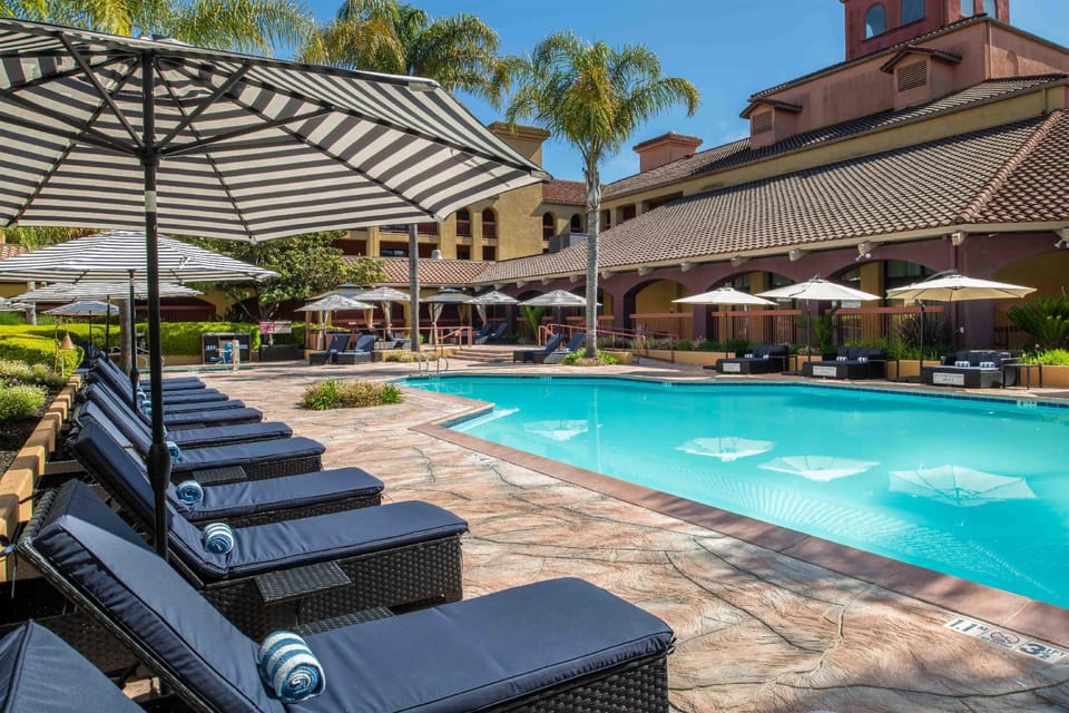 DoubleTree by Hilton Sonoma Wine Country Hotel in Rohnert Park
