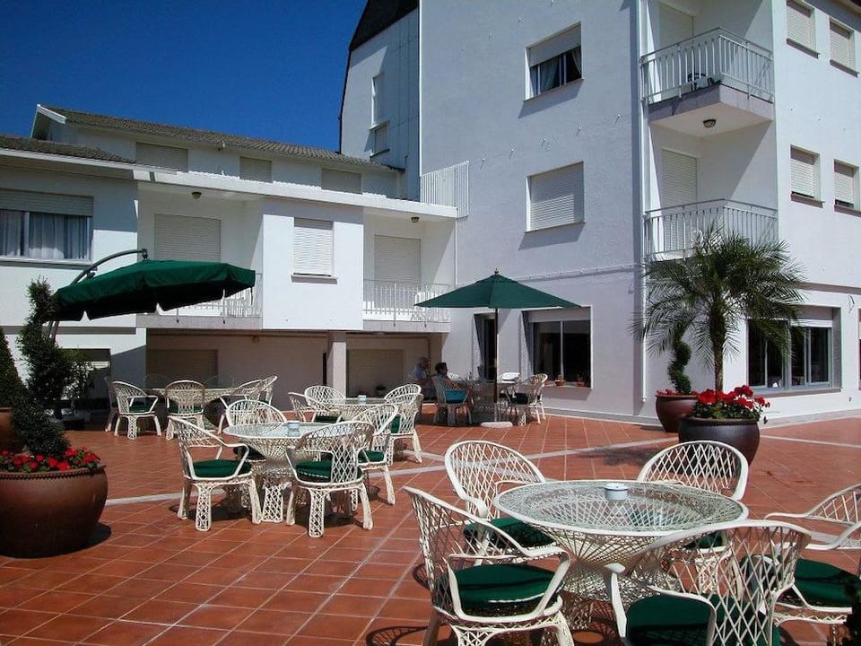 Hotel Piñeiro 2 Estrellas Superior Hotel in O Salnés