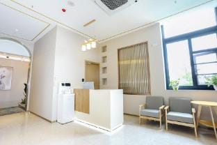 Shanghai Starry Sky Manju Theme Hotel (Haichang Ocean Park Branch) Hotel in Shanghai