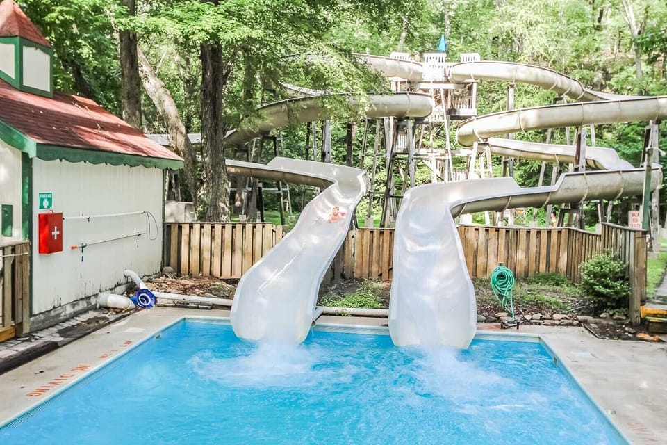 Alpine Crest Resort Hotel in Helen