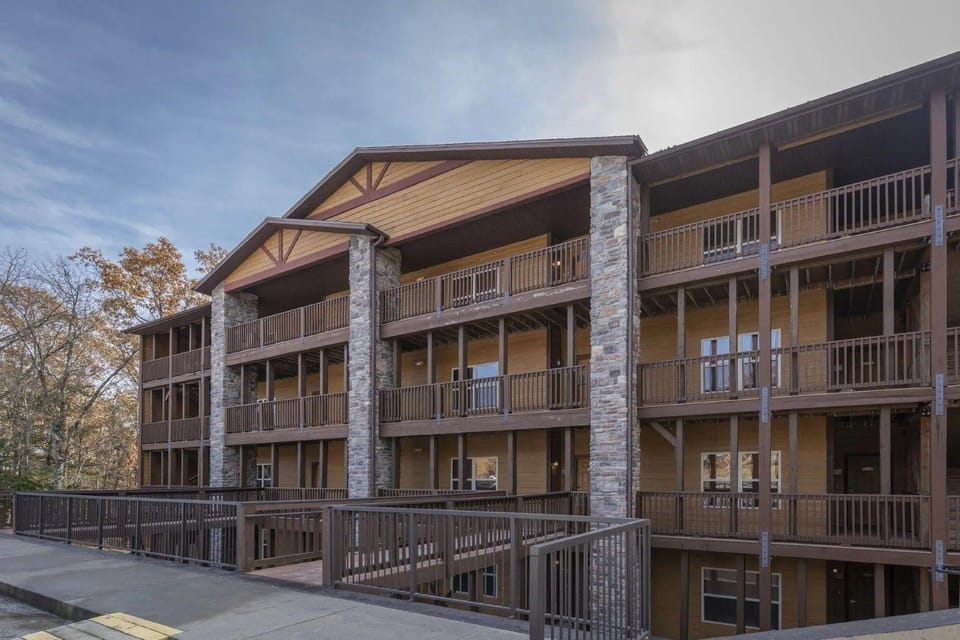 Crowne View Lodges Hotel in Indian Point