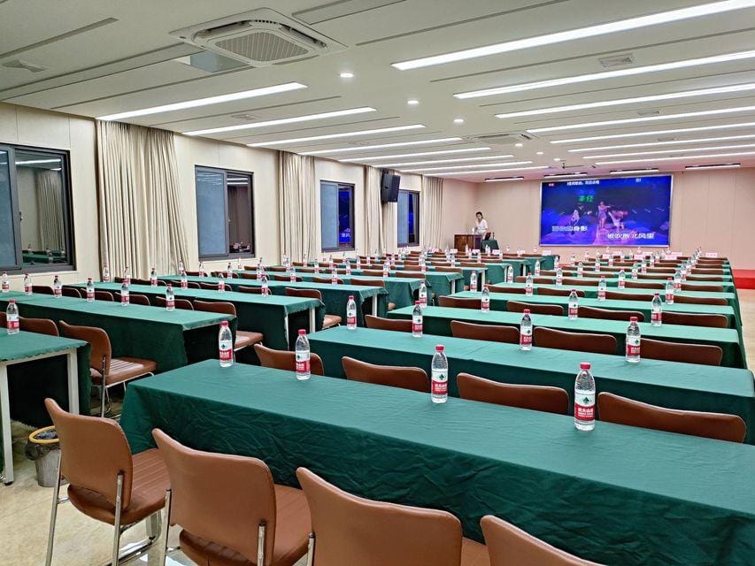 Home Inn Huayi Select Hotel (Nanjing Gaochun International Slow City) Hotel in Nanjing