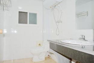 OYO Hangzhou Longshan Hotel (Fuyang Longpu Street) Hotel in Hangzhou