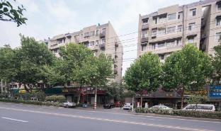 Qiqi Hotel (Nanjing Railway Station Gangzicun Subway Station) Hotel in Nanjing