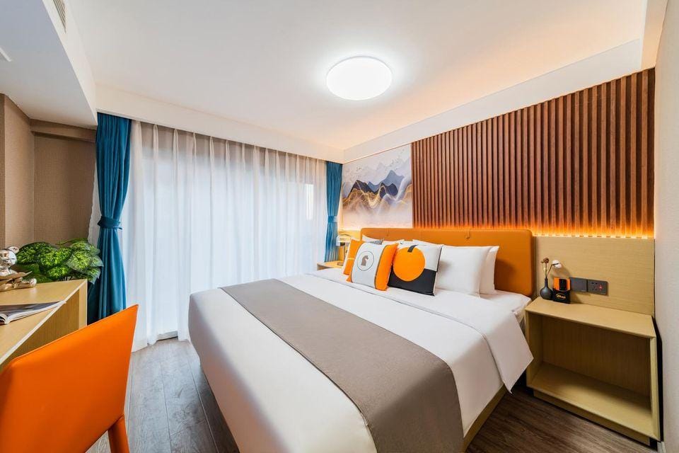 Dehao Yuefeng Cinema Apartment (Hangzhou Passenger Transport Center Sijiqing Clothing Market Store) Hotel in Hangzhou