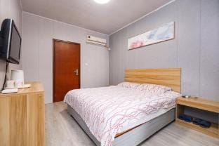 Dengtai Hotel (Nanjing Railway Station Hongshan Forest Zoo) Hotel in Nanjing