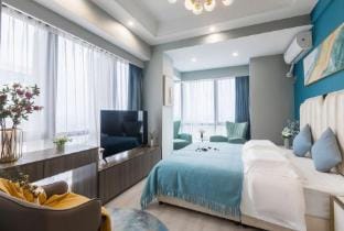Light Luxury Fang Cinema Hotel Apartment (Yuejianglou Xiaguan Subway Station Store) Hotel in Nanjing
