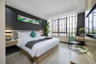 Shankee Chain Hotel (Nanjing Lukou International Airport Tongshan Subway Station) Hotel in Nanjing