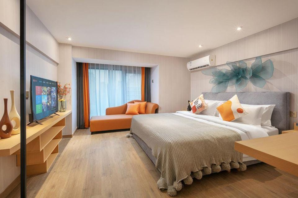 Asberg Giant Cinema Hotel (Dingqiao Longhu Tianjie Branch) Hotel in Hangzhou