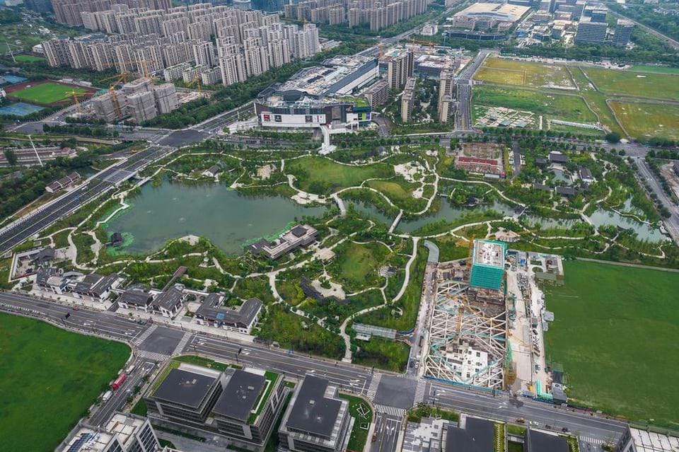 Asberg Giant Cinema Hotel (Dingqiao Longhu Tianjie Branch) Hotel in Hangzhou