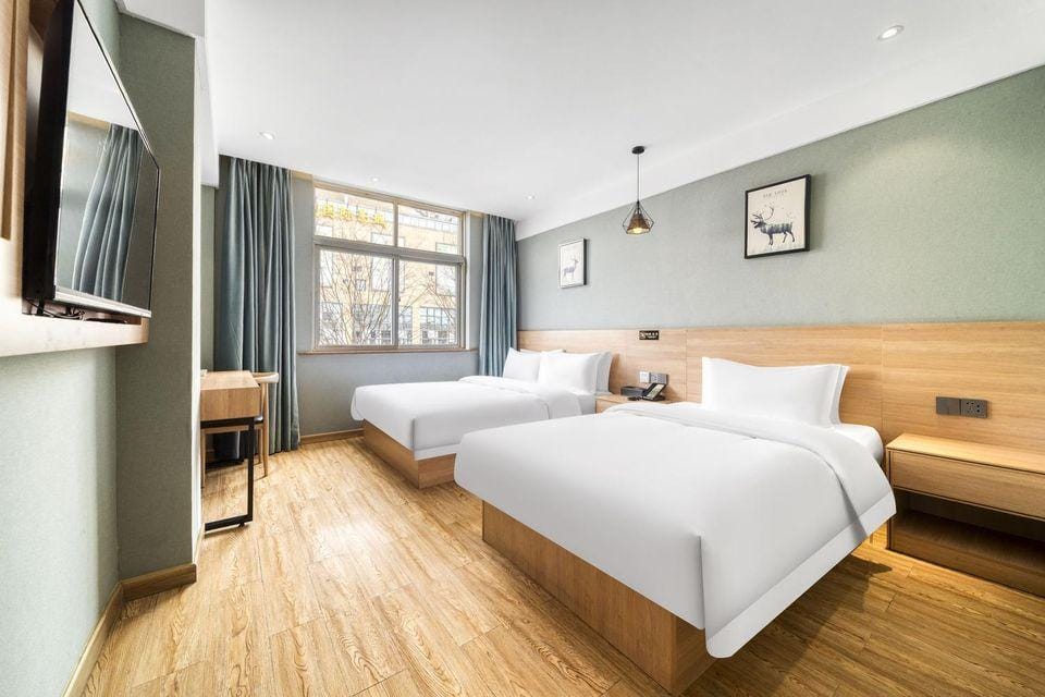 Yisu Hotel (Nanhu East Subway Station) Hotel in Hangzhou