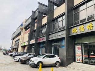 100 Inn Liangpin Hotel (Nanjing South Railway Station Shuanglong Avenue Subway Station) Hotel in Nanjing
