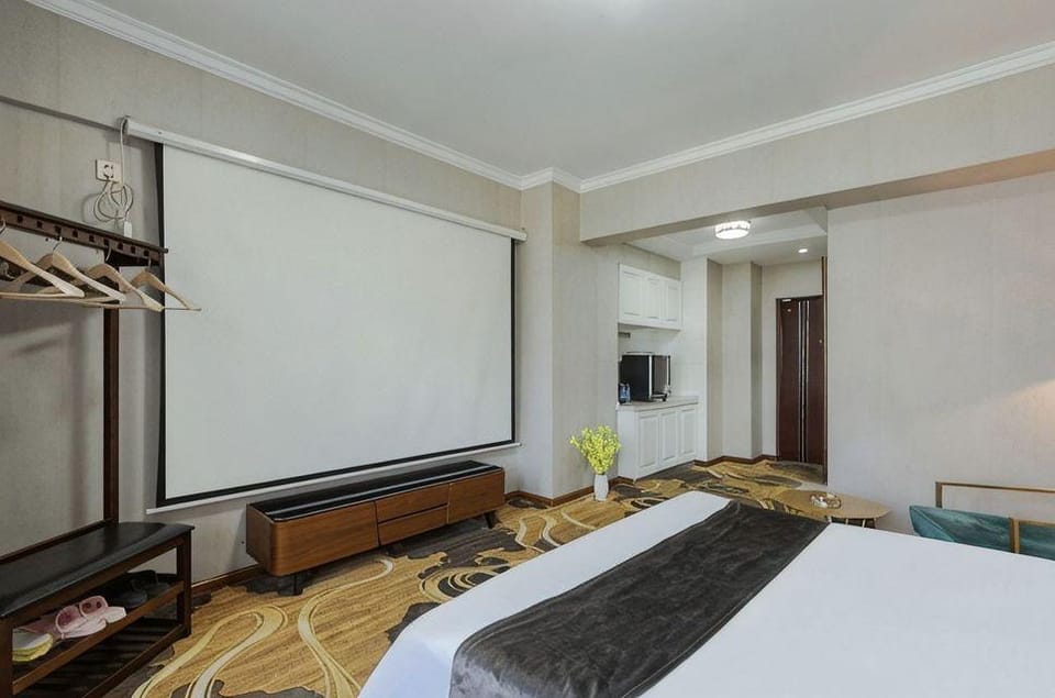 Line 2 Apartment Hotel in Wuhan