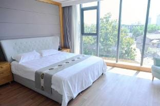 Henghe Serviced Apartment Hotel in Zhejiang