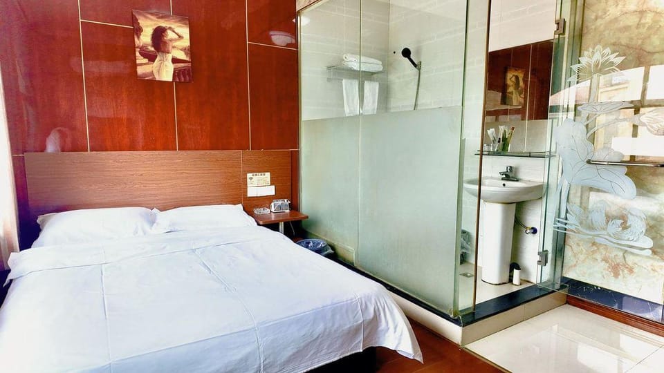 Kunshan Huaqihui Hotel (Roman Holiday Xiaolin West Road) Hotel in Shanghai