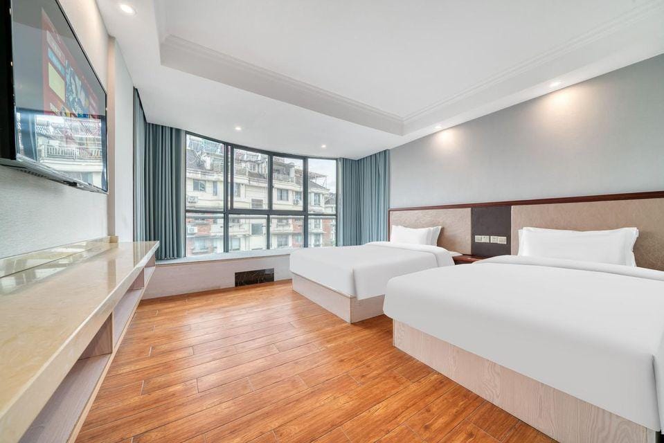 Shitong Hotel (Qiandao Lake Yintai Plaza) Hotel in Hangzhou