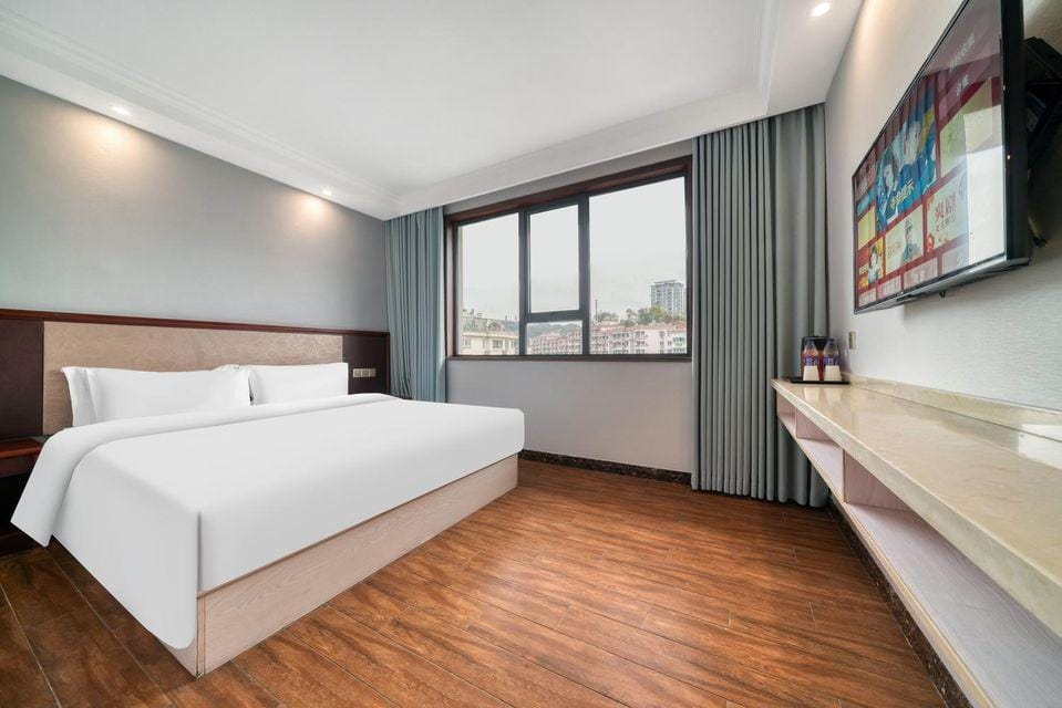 Shitong Hotel (Qiandao Lake Yintai Plaza) Hotel in Hangzhou