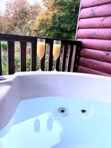 Cherry Tree Glamping Lodge in Stroud District