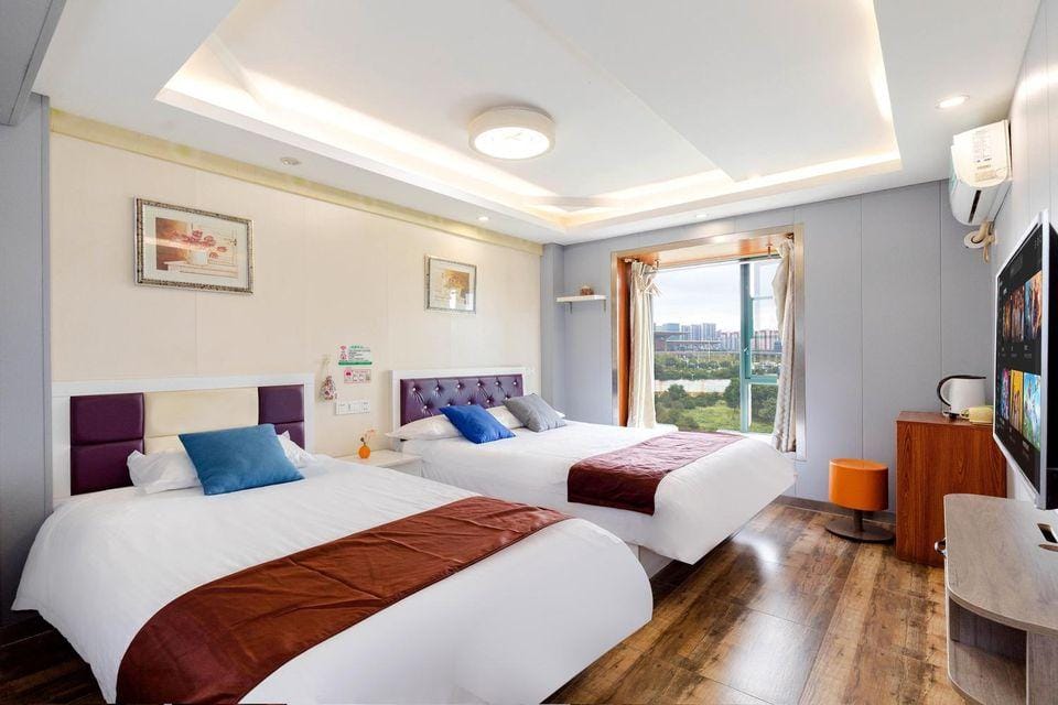 Nanjing Rainbow Hotel (Nanjing South Railway Station Mingfa Square Subway Station) Hotel in Nanjing