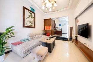 Yating Apartment (Shanghai National Convention and Exhibition Center Branch) Hotel in Shanghai