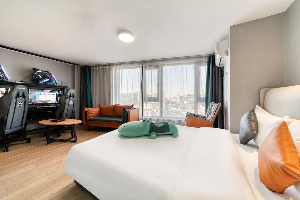 Cat 66 E-games Apartment Hotel in Hangzhou