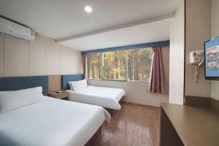 Nanjing Confucian Hotel (Zhujiang Road Subway Station) Hotel in Nanjing