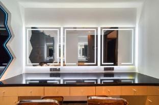 Lvxiao Erqing Hotel (West Lake Hubin Ding'an Road Subway Station) Hotel in Hangzhou