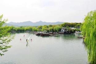 Floral Hotel· Hangzhou Yuxu Xixu Hotel (Xihu Lingyin Temple Branch) Hotel in Hangzhou