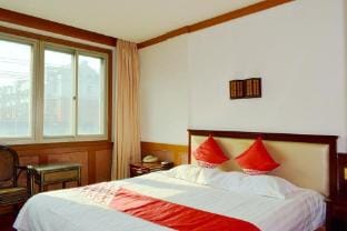 OYO Hangzhou Fengsheng Grand Hotel (Xiaoshan Yaqian Road) Hotel in Hangzhou
