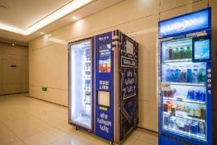 Manyuezhou Cinema Apartment (Jiangning University City Liangyue Plaza Store) Hotel in Nanjing
