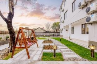 Floral Hotel·Yunke Resident Hotel (Nanjing Lukou International Airport Shop) Hotel in Nanjing