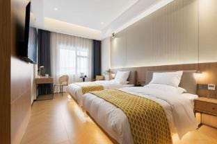 Four Seasons Apartment Hotel in Zhejiang