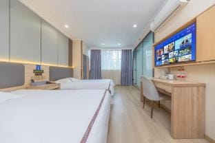 Junyi Chain Hotel (Nanjing Zhushan Road) Hotel in Nanjing