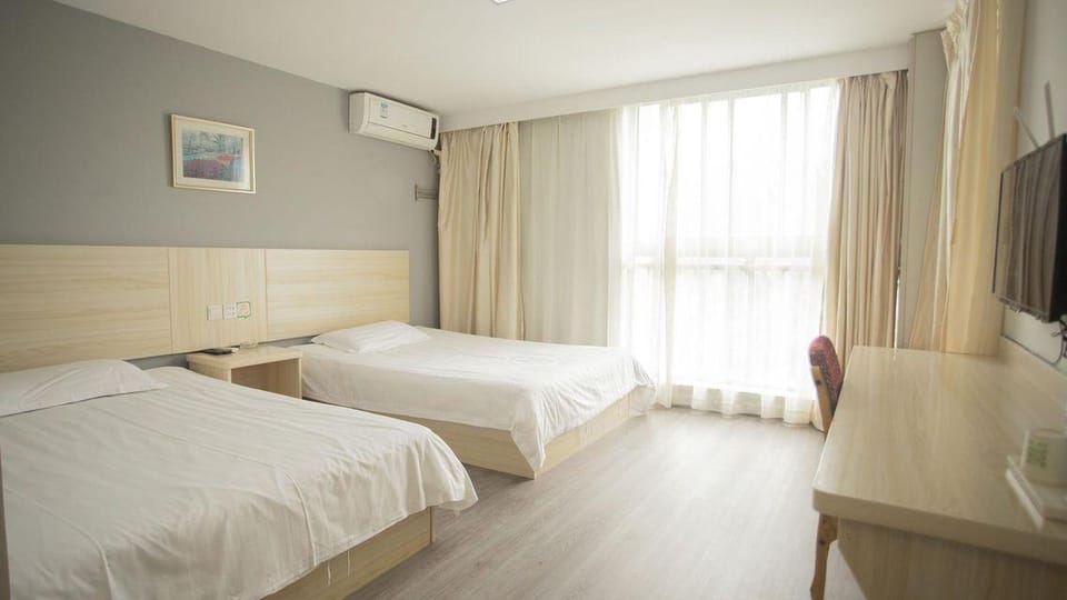 Aifei Hotel (Kunshan Huaxi Park Metro Station) Hotel in Shanghai