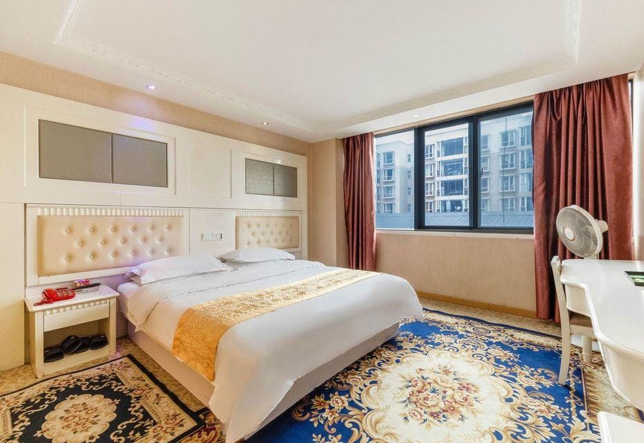 Chuhong Hostel Hotel in China