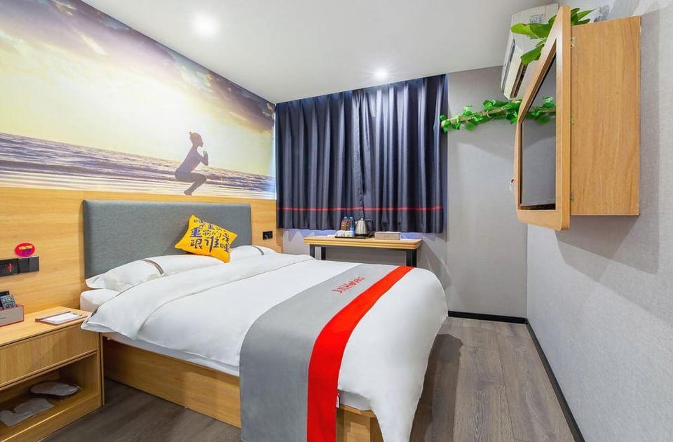 Yunyi Chain Hotel (Nanjing Qixia Yaohuamen Subway Station) Hotel in Nanjing