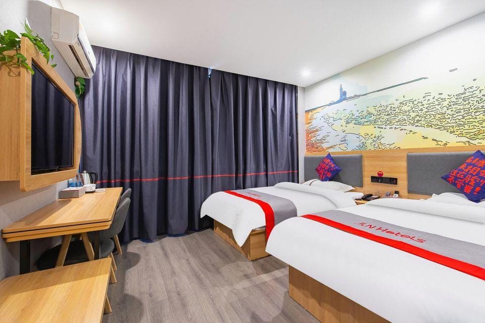 Yunyi Chain Hotel (Nanjing Qixia Yaohuamen Subway Station) Hotel in Nanjing