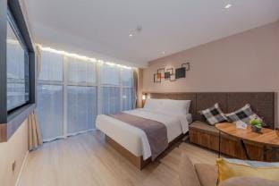 Homeinn Plus Hotel (Nanjing Olympic Sports Center Xinglong Street Subway Station) Hotel in Nanjing
