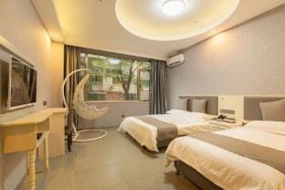 Pod Inn Hotel (Zhongshanling Xiama Fang Subway Station University of Science and Technology) Hotel in Nanjing